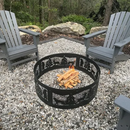 Maine Frame: Cozy Retreat in the Freeport Woods