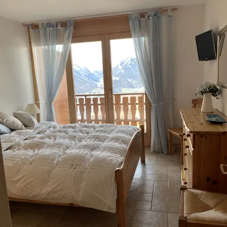 3 Bedroom Apartment Nendaz, Switzerland. 5 mins walk to tracouet gondala.