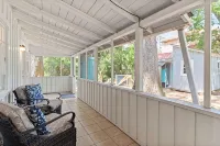 Oaks & Ocean Cottage - 3 Min from the Ocean,  Restaurants and Shops - 4-Star