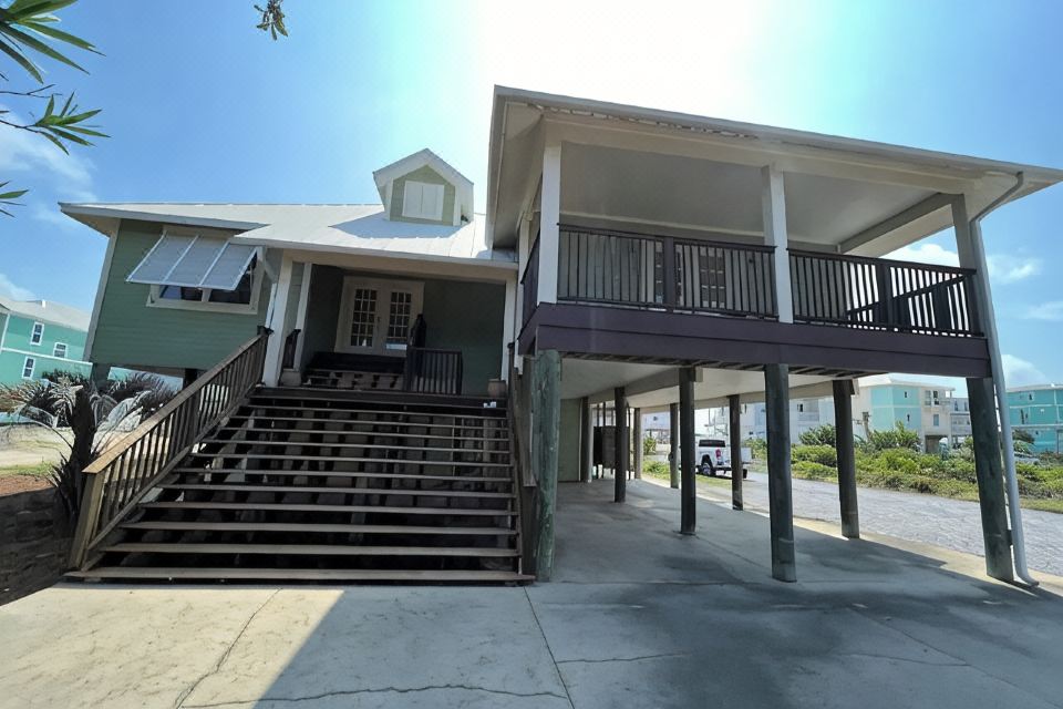 Photo 2 of 6