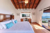 Paradiso Ocean View. A perfect getaway.10 mins drive to Smugglers Cove Beach.. โรงแรมใน