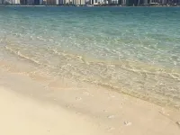نُزُل لونار بيتش Hotels near كاسر الأمواج في أبوظبي