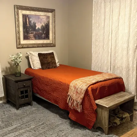 Enjoy a Cozy Holiday Getaway in Our Peaceful Rural Home.Wifi Not Available