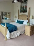 Poolside Destin Harbor access townhome with boat slip and private beach access - บังกะโล