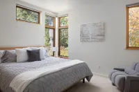 Tranquil 2-bedroom modern retreat - Wifi