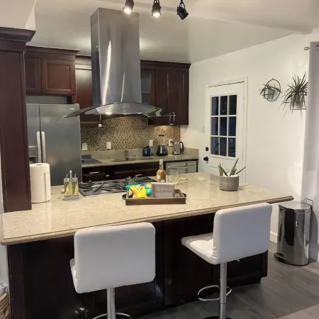 Gorgeous 2 bedroom 2 bath Near SoFI