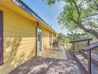 Charming 3-bedroom 3-bathroom house with WiFi, AC in fantastic Buchanan Dam Hotels in Buchanan Dam