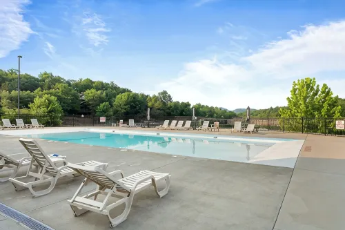 Modern Cabin - Sunroom - Resort Amenities - Near Silver Dollar City - Chalets