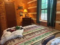 Peaceful, extremely clean Treehouse  cottage 10 min. from National Park entrance