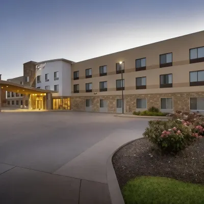 Fairfield Inn & Suites Lincoln Southeast Hotels near Wilderness Ridge Golf Course