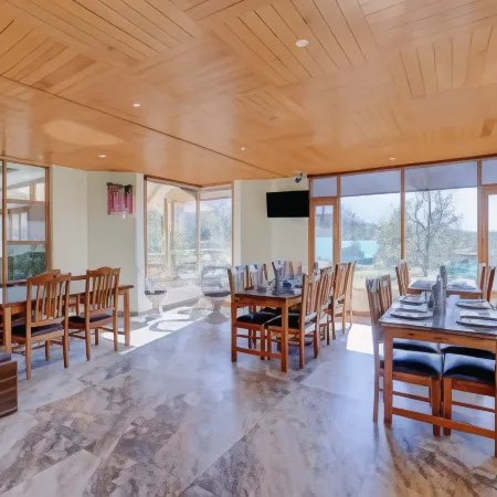 Omavya Hotel Manali