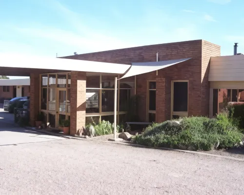 Toora Lodge Motel Hotels in Foster
