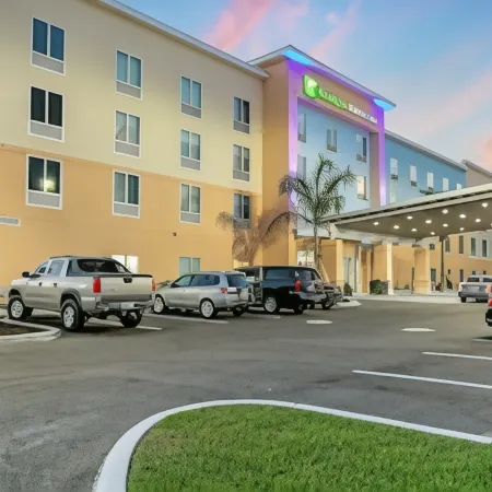 Holiday Inn Express & Suites NOKOMIS - SARASOTA SOUTH by IHG
