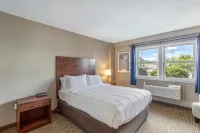 Quality Inn & Suites - parking