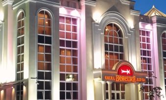 Hotel Venecia - Housity
