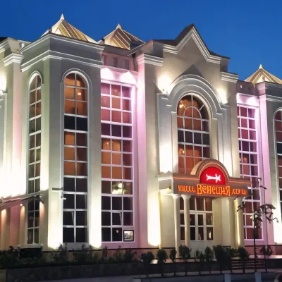 Venetsiya Hotel - parkir