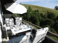 Large vacation apartment with 180-degree views of the mountains - WiFi