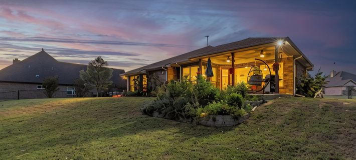 Cozy Lakefront Serenity-Dock & Boatlift, Firepit & Fish Ξενοδοχεία στην πόλη Hunt County