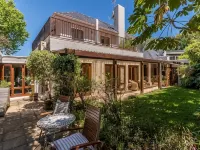 Fernwood Manor Boutique Guest House Hotels near Bishopscourt