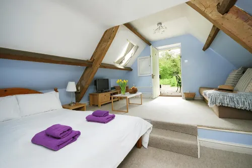 The Coach House Beautiful Georgian Apartment Wifi and Parking Near Bath
