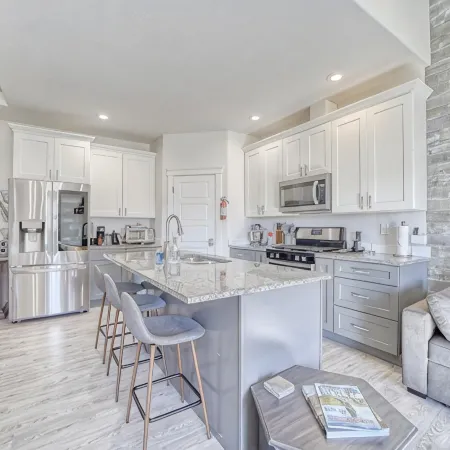 The Jolly Rancher, Luxury Amenities, Corporate and Vaca