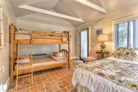 Butterfly Cottage - Unique Cottage located in Historic Downtown Saugatuck - Wi-Fi