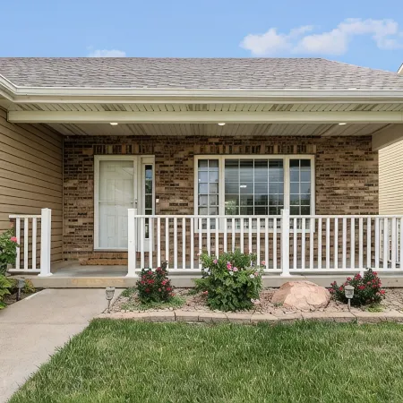 Spacious 5BD - UNL 5mins - BBQ, Games & Backyard