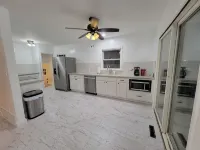 Charming, newly renovated Tudor home next to Morningside University!