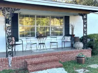 Spacious 5 Bedroom Home, two blocks to FSU. Oversized parking for up to 8 cars - Alojamientos