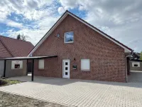 "elstar" - Barrierefreies Ferienhaus mit Carport Terrasse Netflix Free Wifi 梅彭住宿飯店