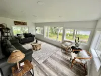 All-Season Modern Cottage on Red Lake - 45 min from Green Bay - 3-Star