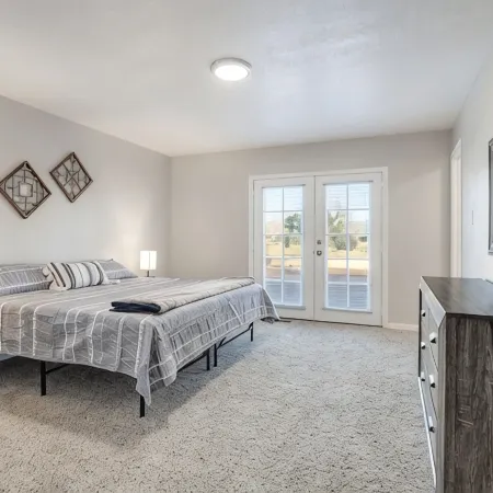 Game Room - Mountain Views - King Bed - near Golf Course - Intel - Rust Medical