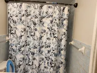 Convenient/family friendly home with yard driveway Hotels in Silver Spring