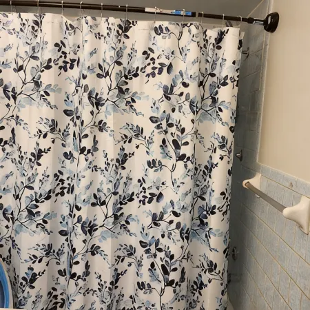 Convenient/family friendly home with yard driveway