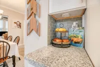 Sweet Retreat! Cozy 2 Bed & Bath By the Beach - Bungalow