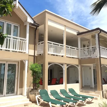 Turtle Bottom luxury beachside villa