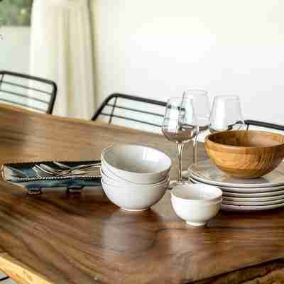 Beachside Villa 'Vanilla' - Stunning Sea Views and Breathtaking Sunsets Dining/Meeting Rooms