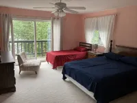 Private Sandy Beach with 125 feet of lake frontage - Wifi
