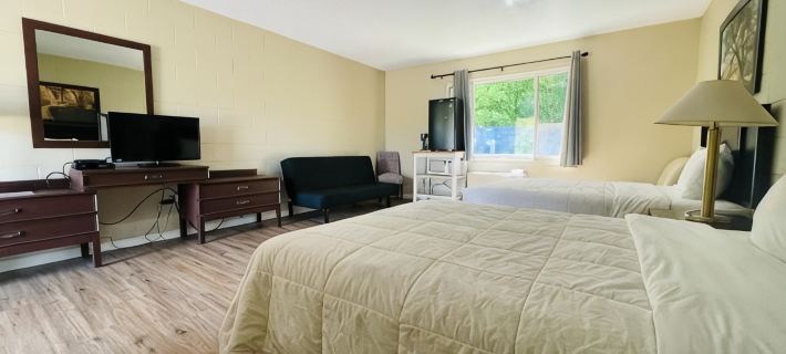 Peninsula Motel Hotels in Bruce County