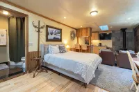 MTN Cabin-Hot Tub-Fire Pit-Games-Sleeps 10!! - 부티크