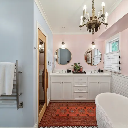 Luxurious Downtown Digs