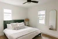 “Ivory Inn” Modern Stay w/ Hot Tub - Greyline - Boutique