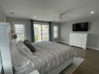 Shore Elegance! 5br 4 bath private home w/ 5 decks & hot tub just steps to beach - Boutique