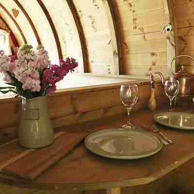 Warwickshire Woodland Glamping Cabin - Oak Dining/Meeting Rooms