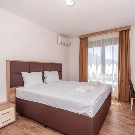 Hotel Pharos