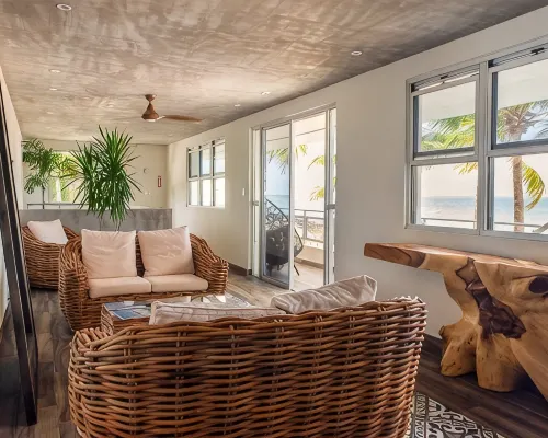 Numero Uno Beach House Hotels near Ocean Park Beach