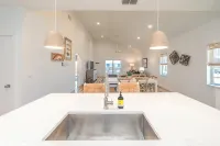 Yellowtail Flats ~ New house on canal in Rockport ~ Great outdoor Space - 4-Star