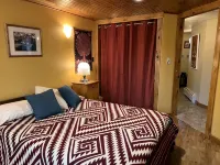 Village Nook,1 BR Apt.-on the Rail Trail, easy walk downtown. - 3성급