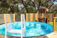 Texas Hill Country views at The Oval House on the Owl Spring Ranch near Boerne - ブティック