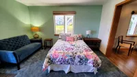 Ocean view modern guest suite with private beach access - 4-stjärniga